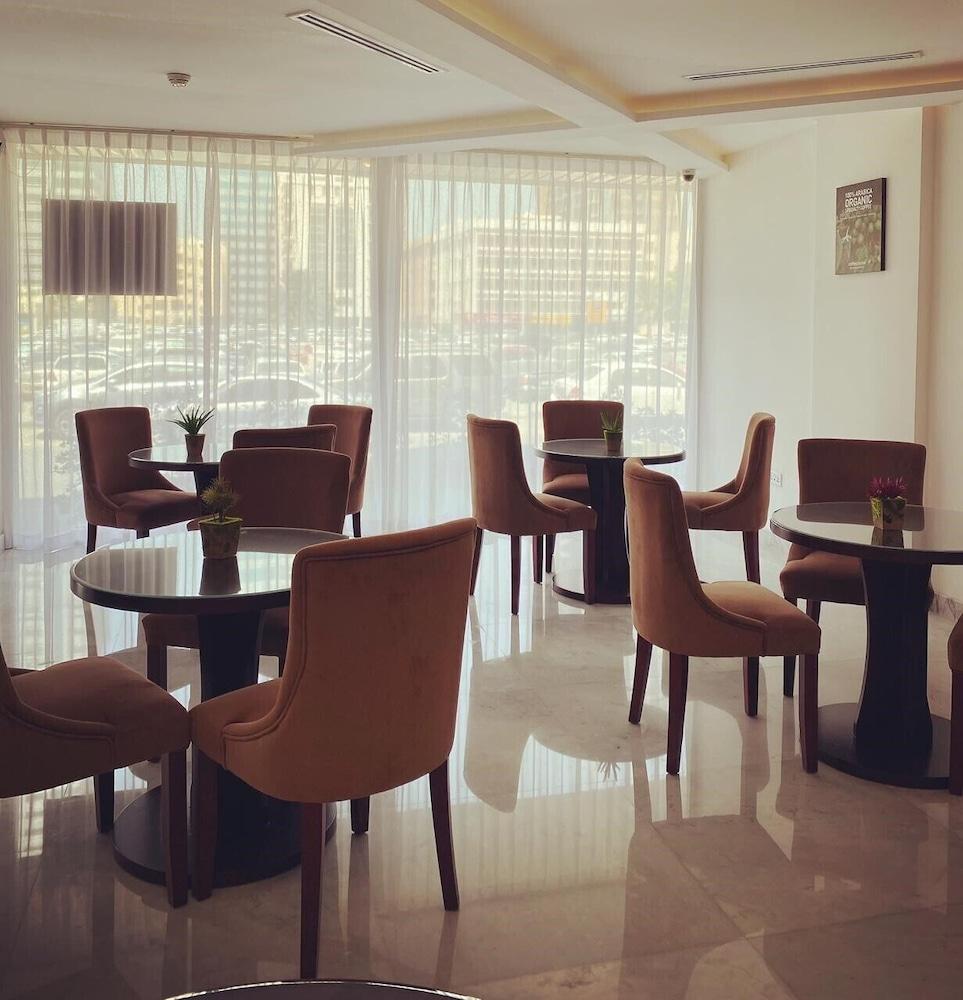 Nova Park Hotel Sharjah Ngoại thất bức ảnh